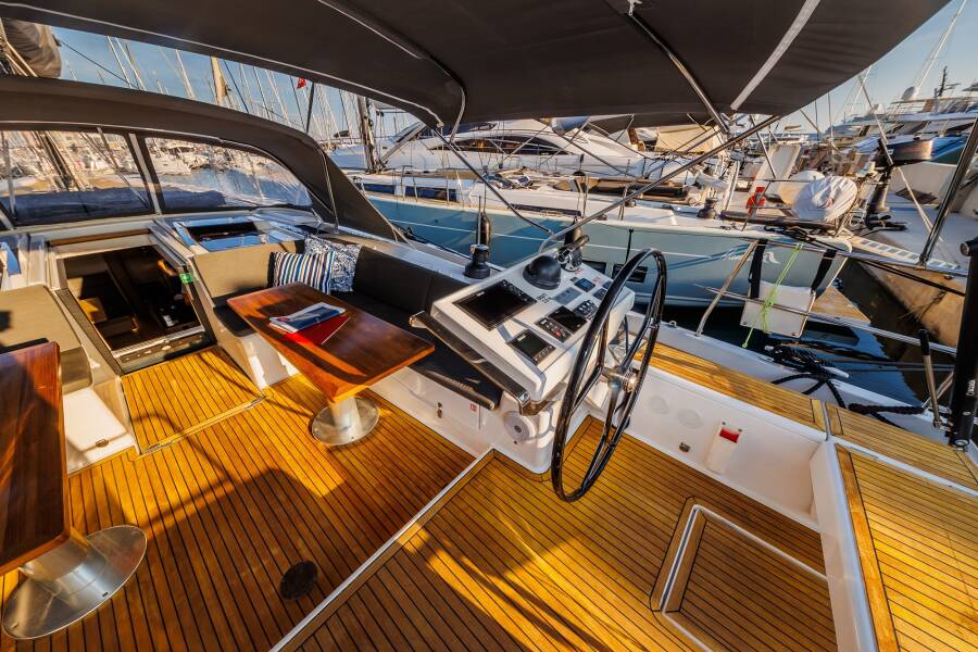 Hanse 588