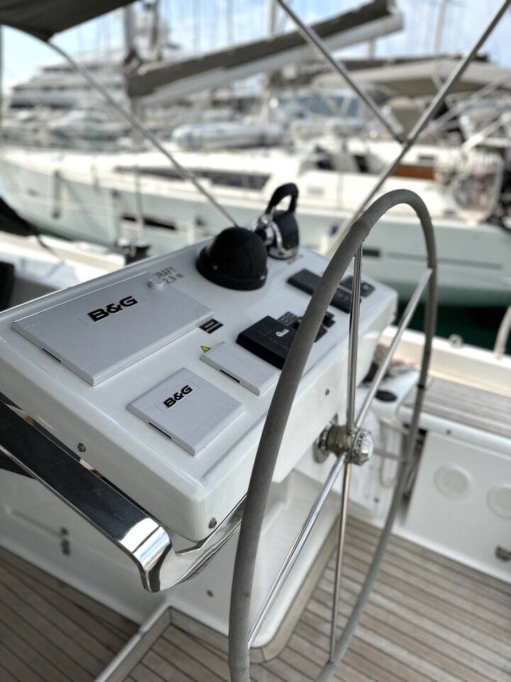 Hanse 588