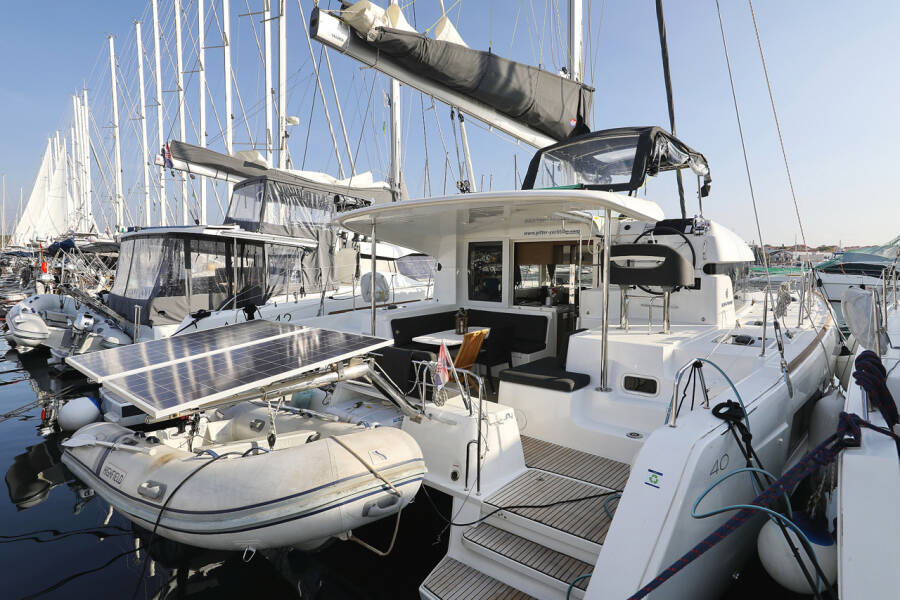 Lagoon 40