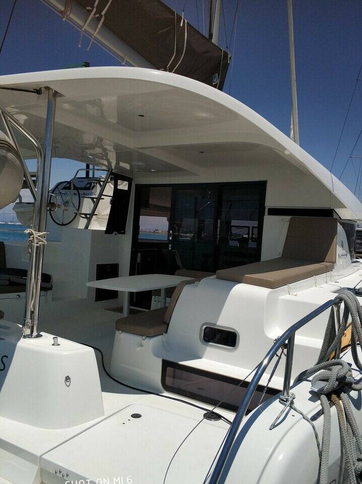 Lagoon 42