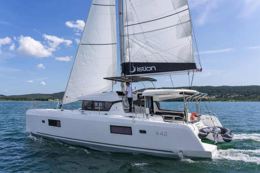 Lagoon 42