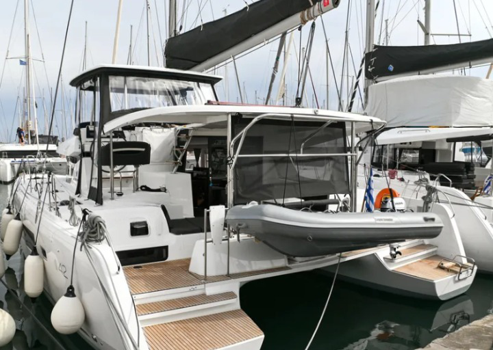 Lagoon 42