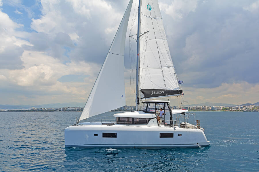 Lagoon 42