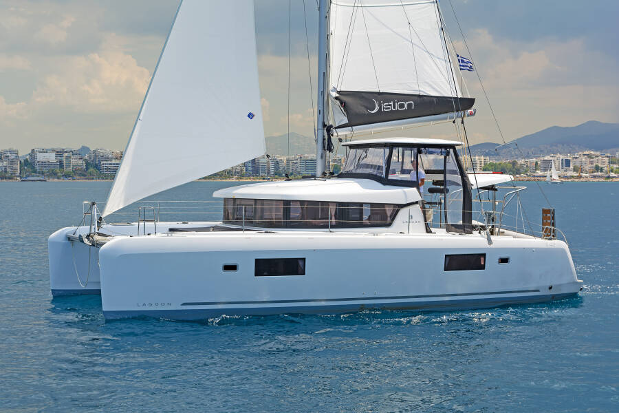 Lagoon 42