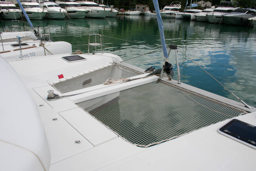 Lagoon 42