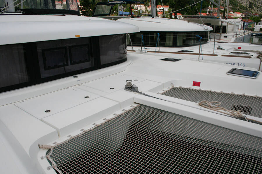 Lagoon 42