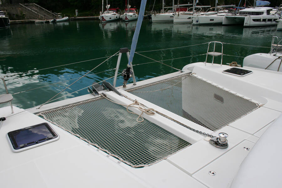 Lagoon 42