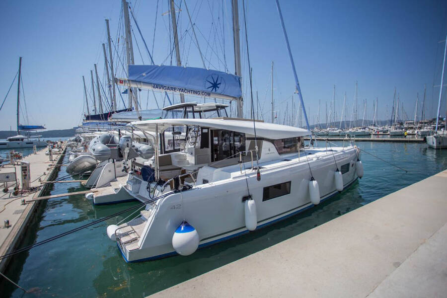 Lagoon 42