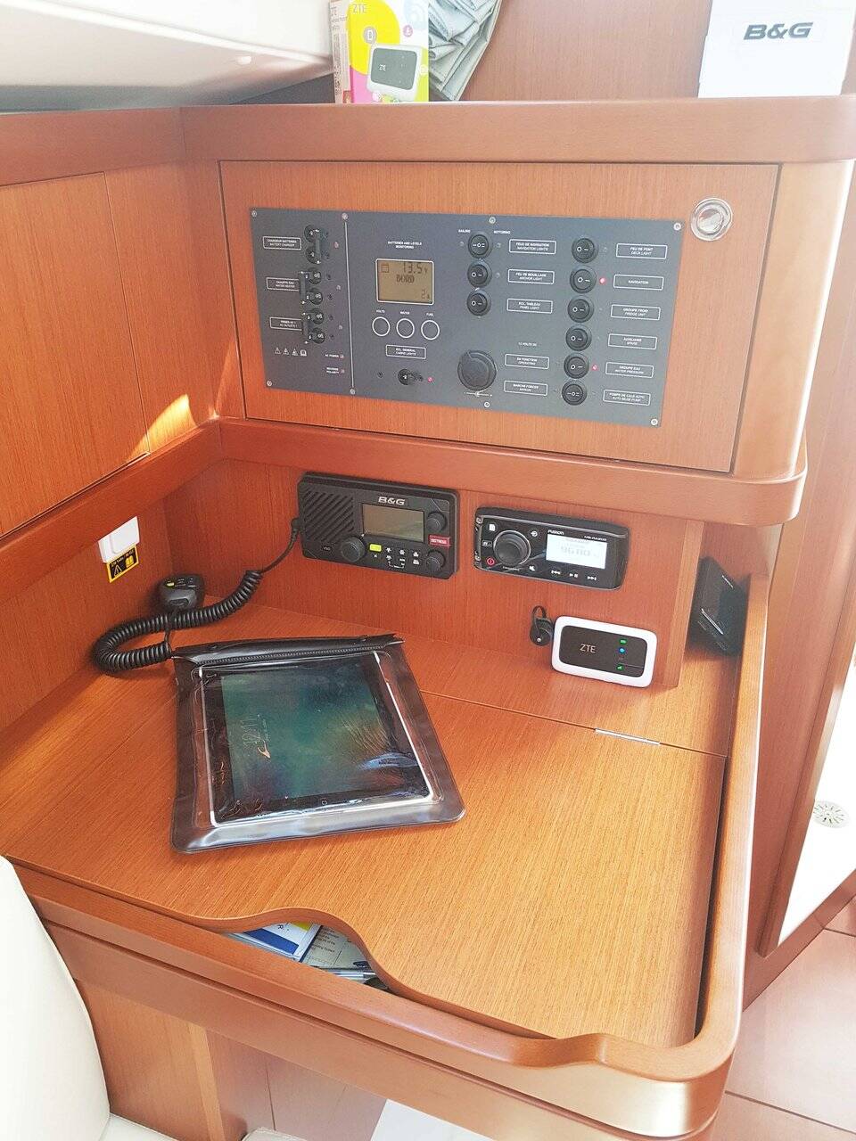 Oceanis 31