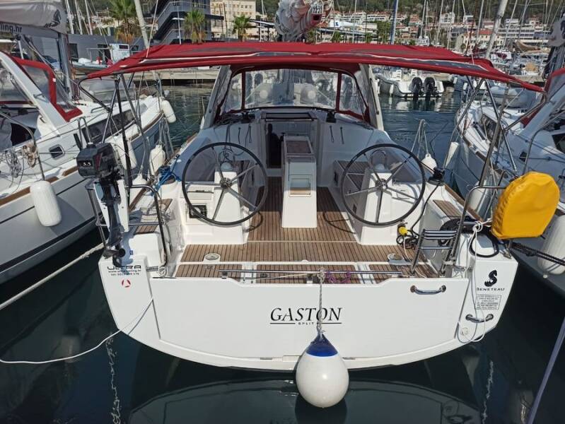 Oceanis 35