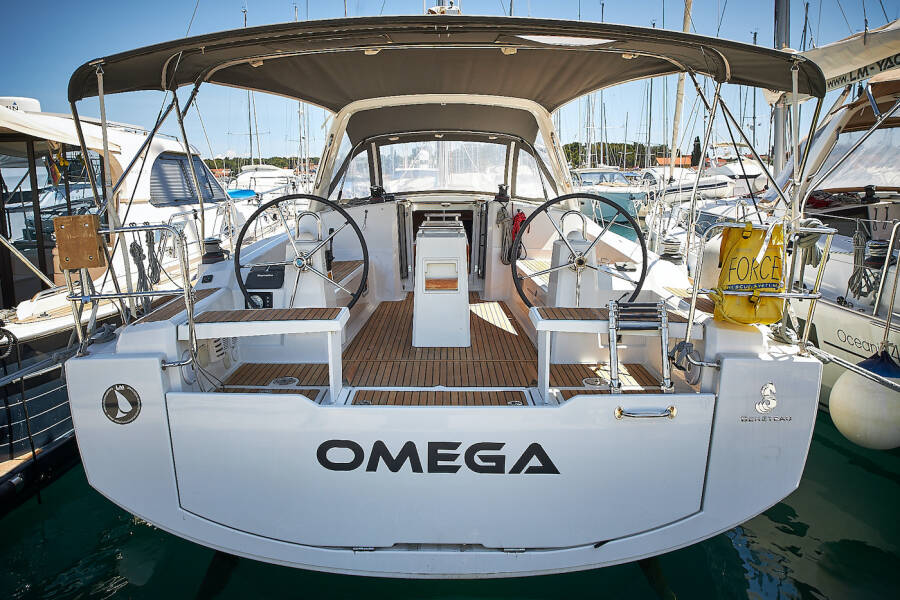 Oceanis 38