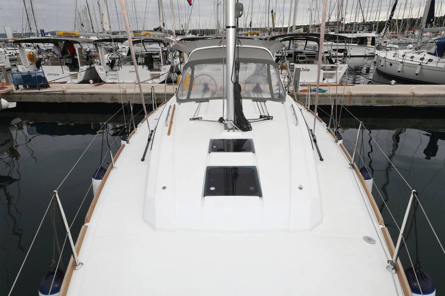 Oceanis 38