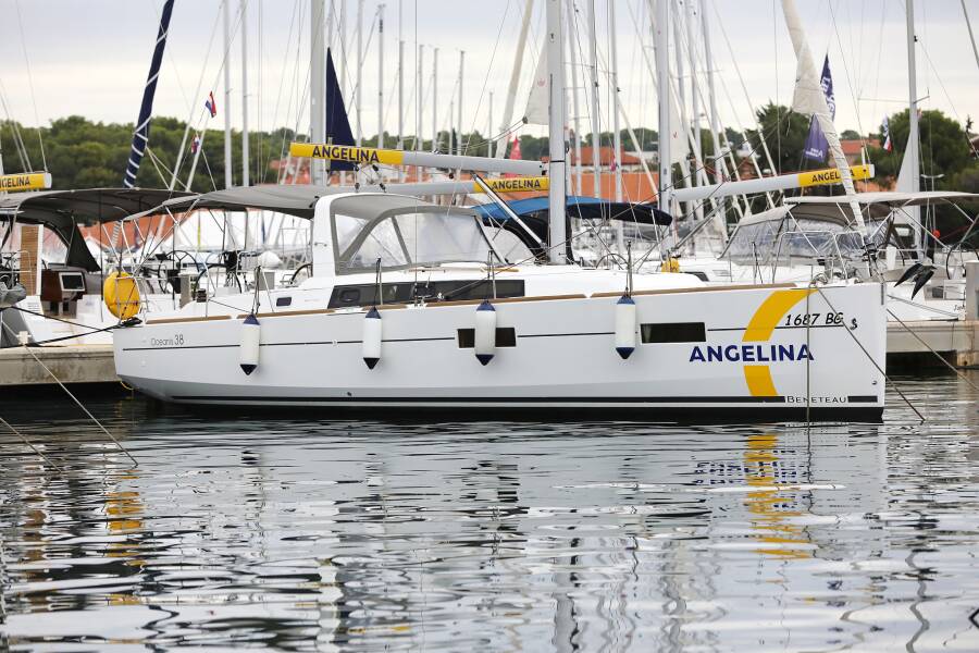 Oceanis 38