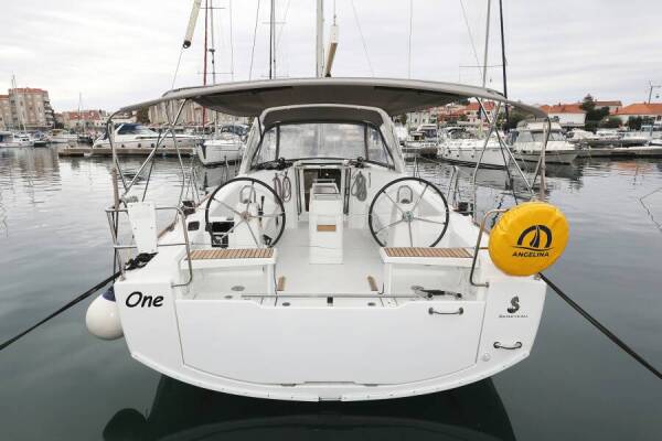 Oceanis 38