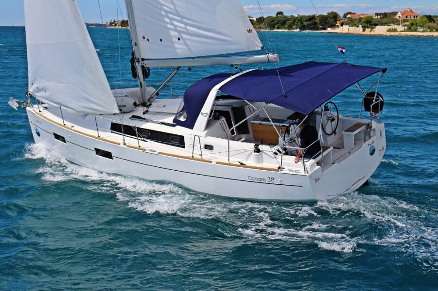 Oceanis 38