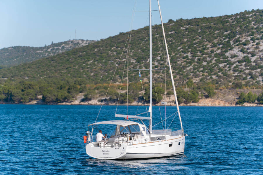 Oceanis 38