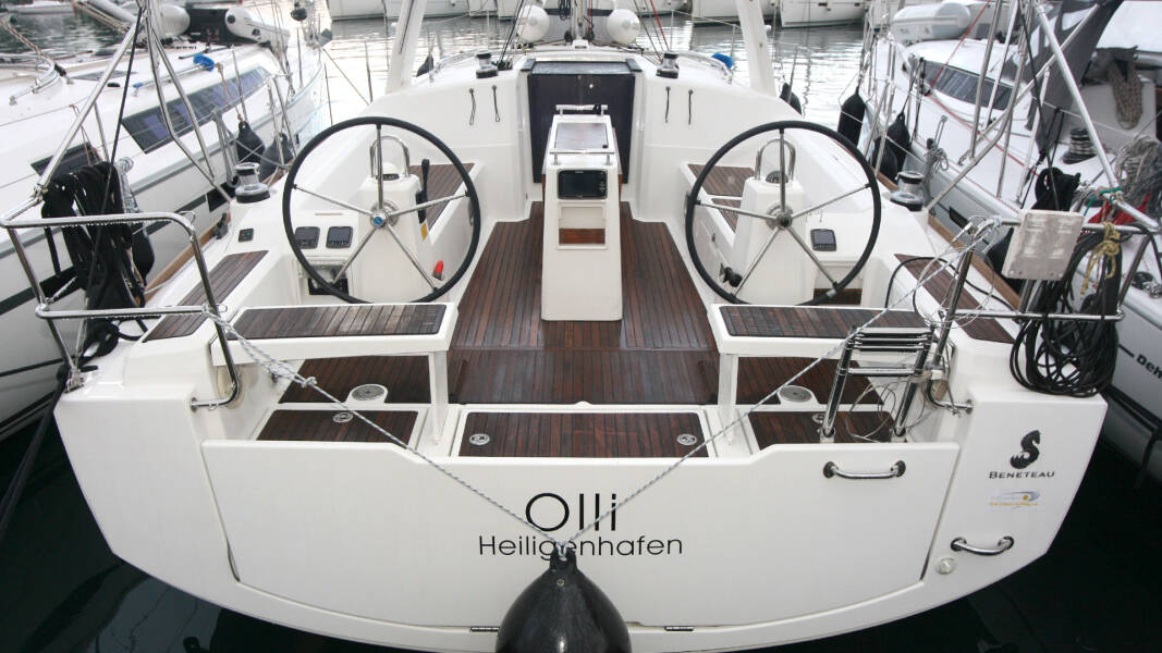 Oceanis 38