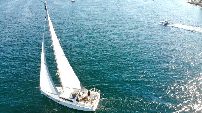 Oceanis 38