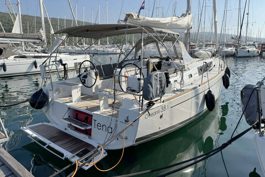 Oceanis 38.1