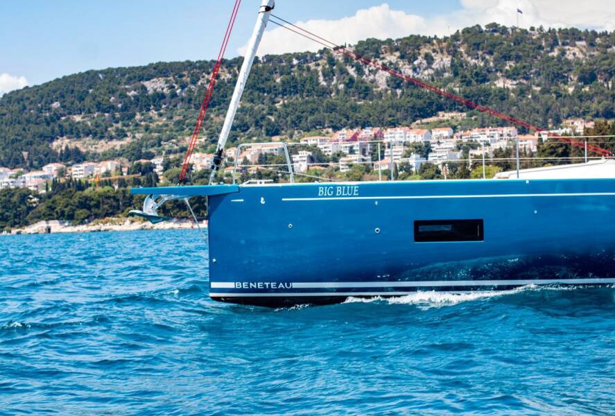 Oceanis 54