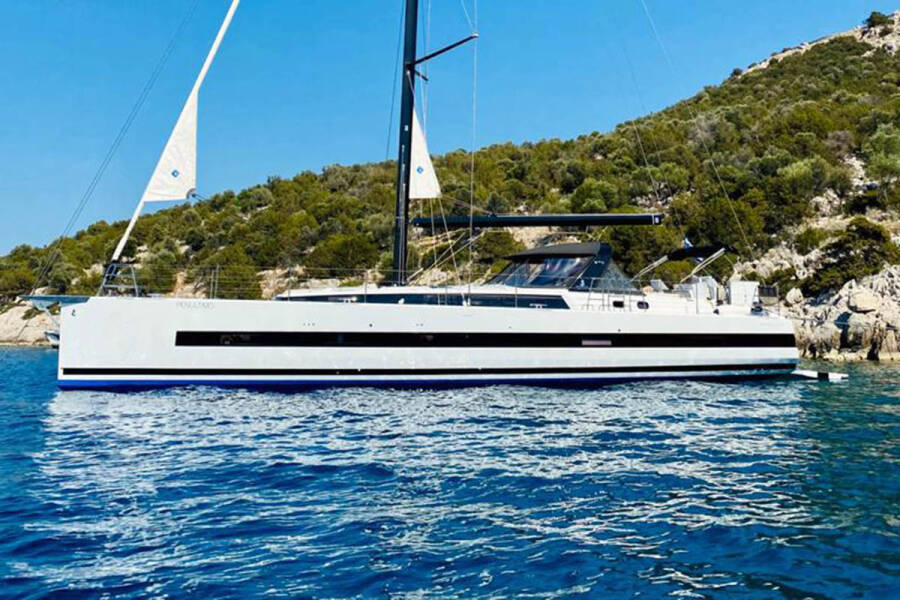 Oceanis Yacht 62