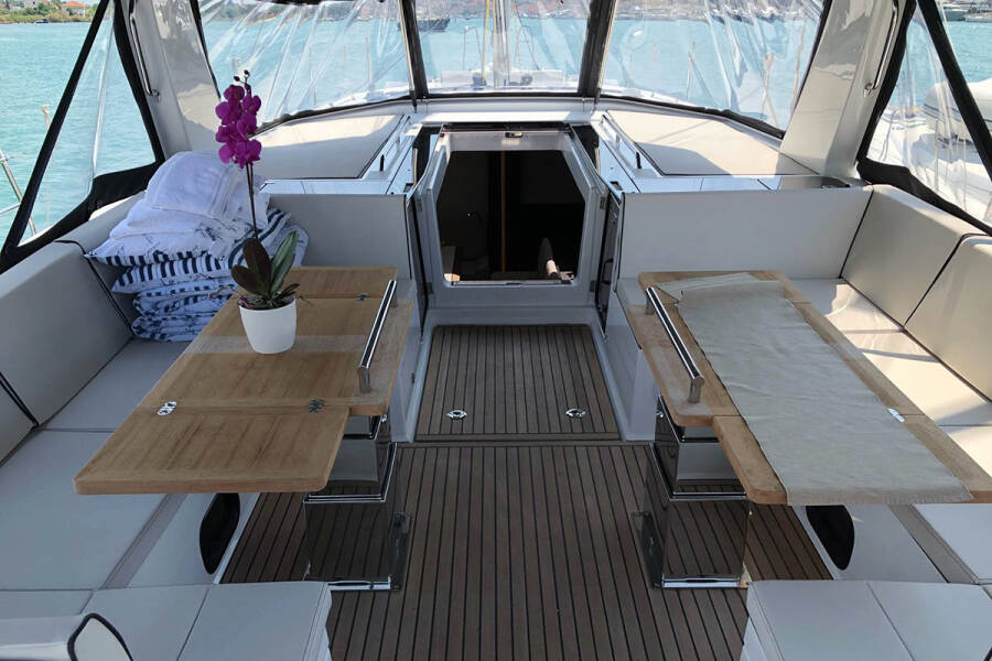 Oceanis Yacht 62