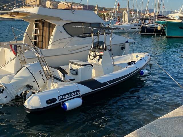 RIB Falkor 22