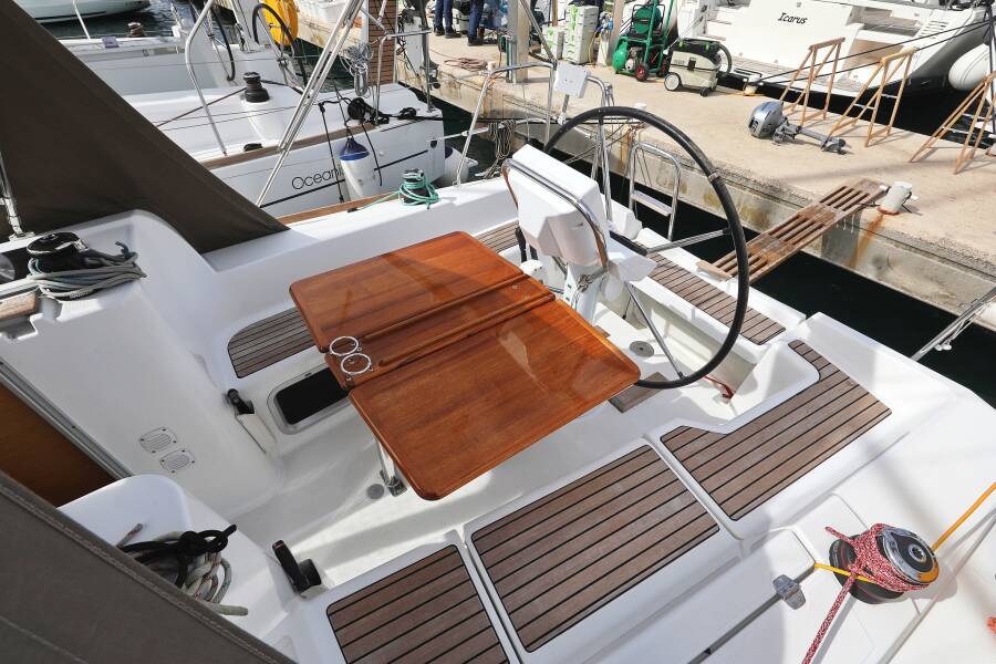 Sun Odyssey 33i