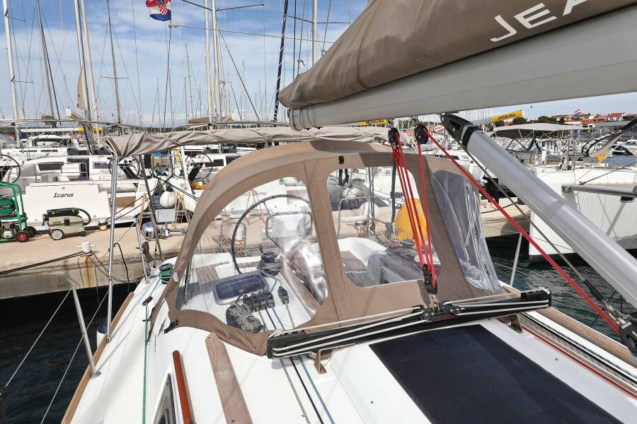 Sun Odyssey 33i