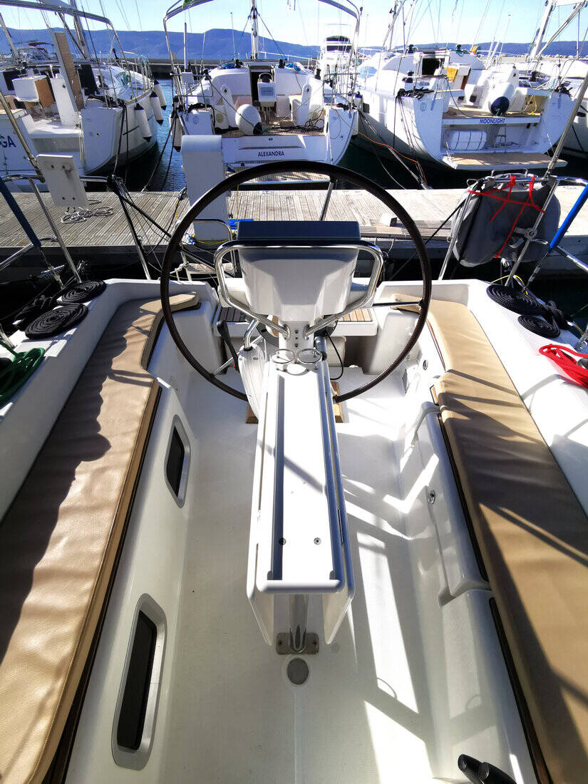 Sun Odyssey 33i