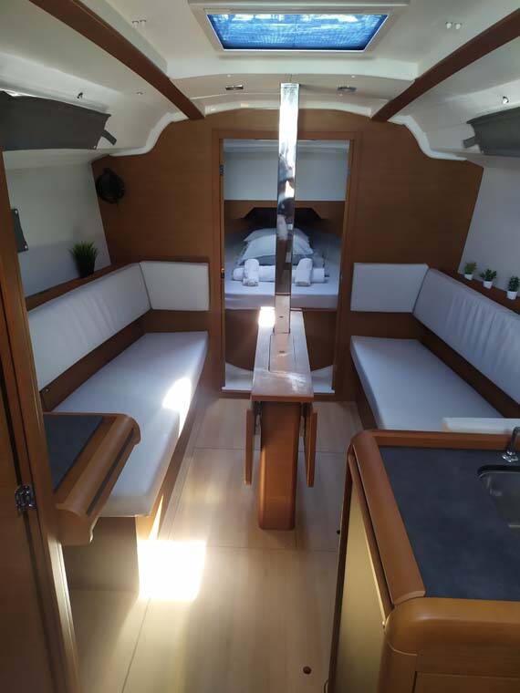 Sun Odyssey 349