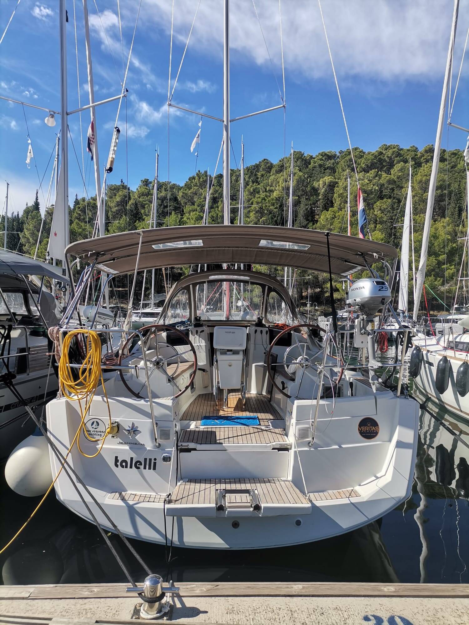 Sun Odyssey 379