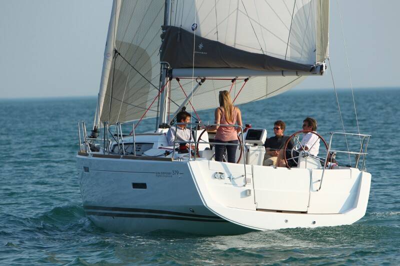 Sun Odyssey 379