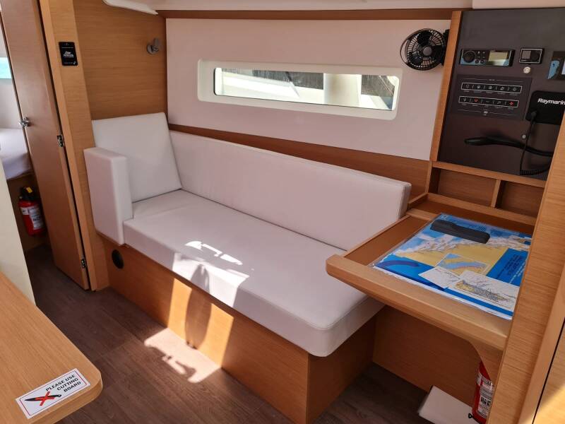 Sun Odyssey 380