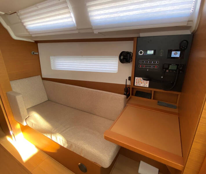 Sun Odyssey 380