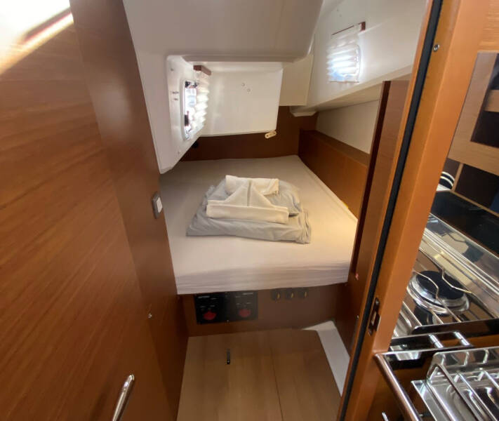 Sun Odyssey 380