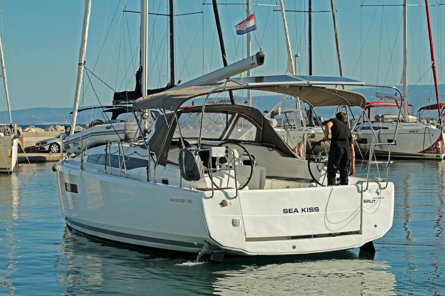 Sun Odyssey 380