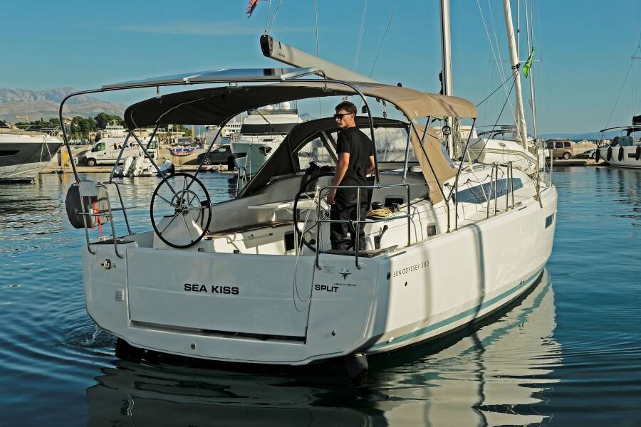 Sun Odyssey 380