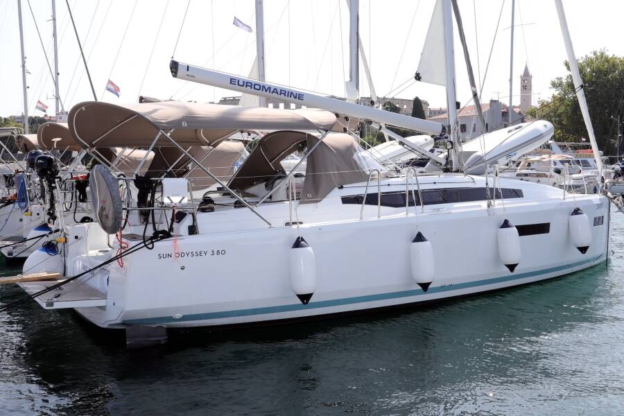 Sun Odyssey 380