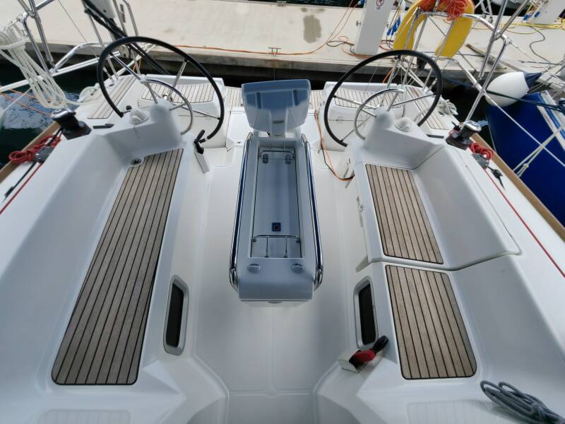 Sun Odyssey 389