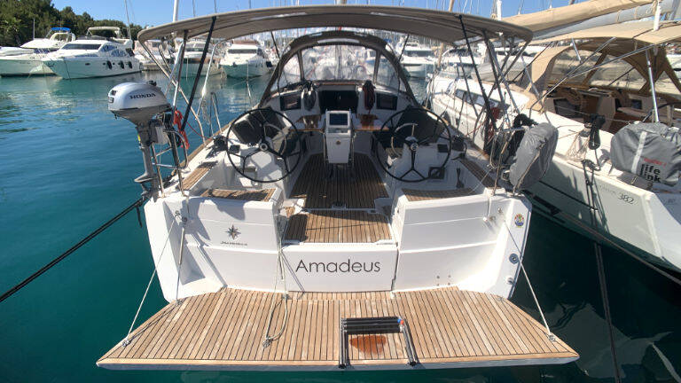 Sun Odyssey 389