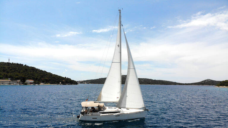 Sun Odyssey 389