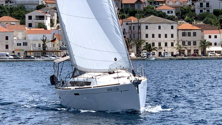 Sun Odyssey 389