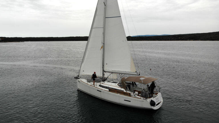 Sun Odyssey 389