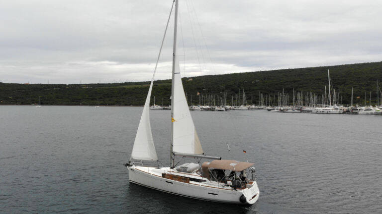 Sun Odyssey 389