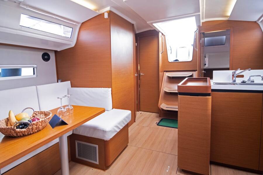 Sun Odyssey 410