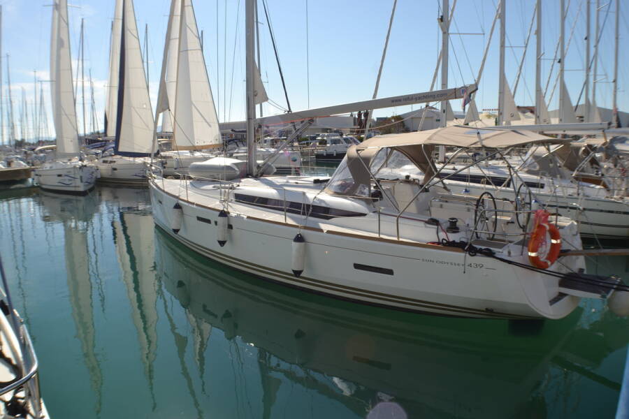 Sun Odyssey 439