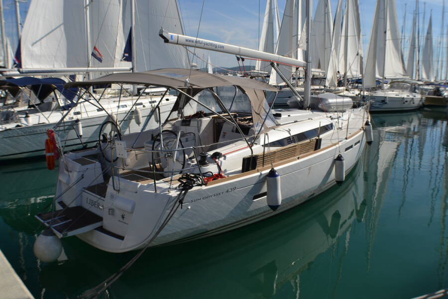 Sun Odyssey 439