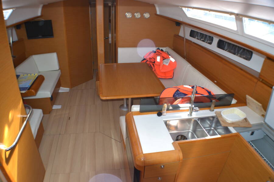 Sun Odyssey 439