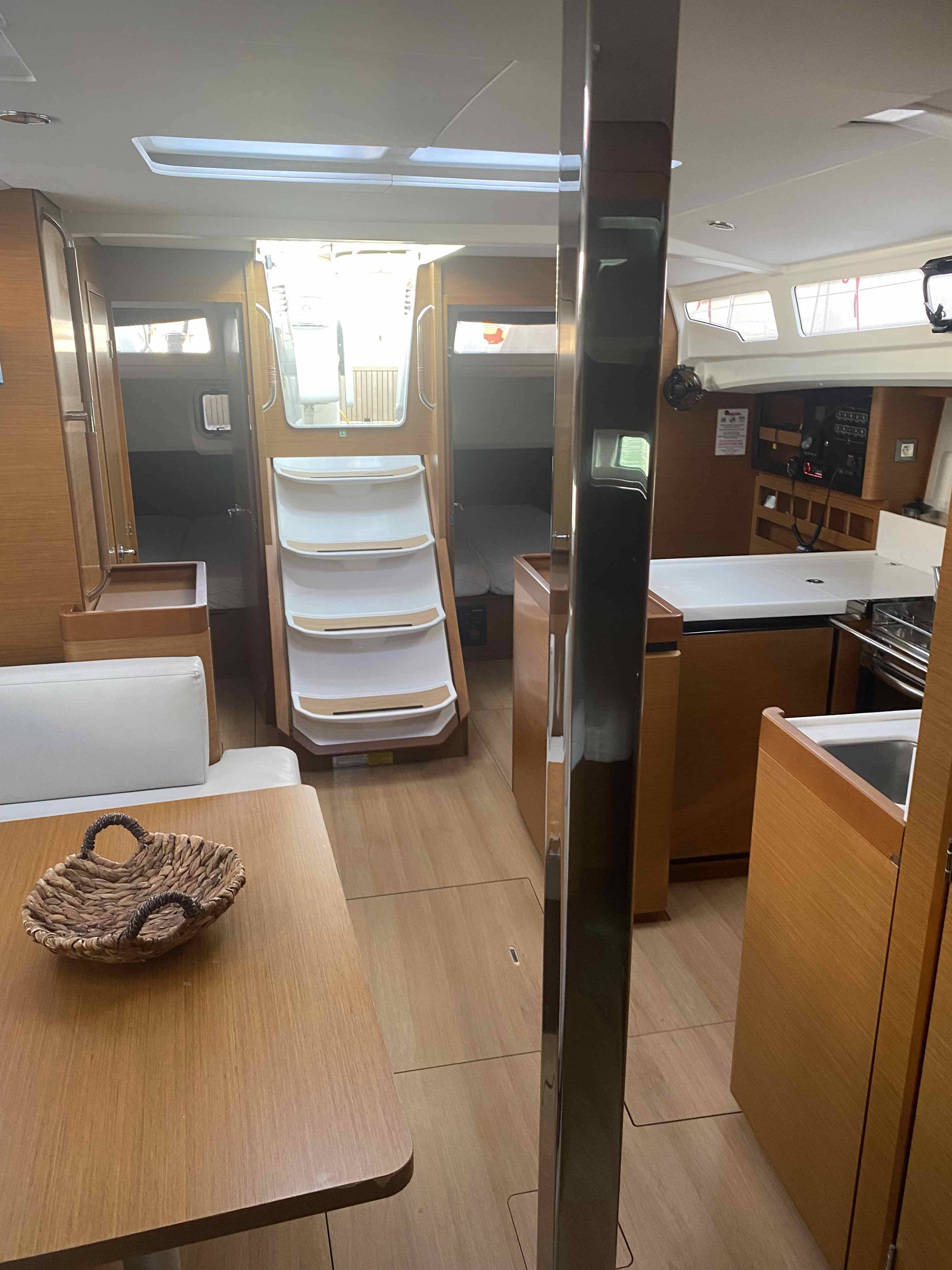 Sun Odyssey 440